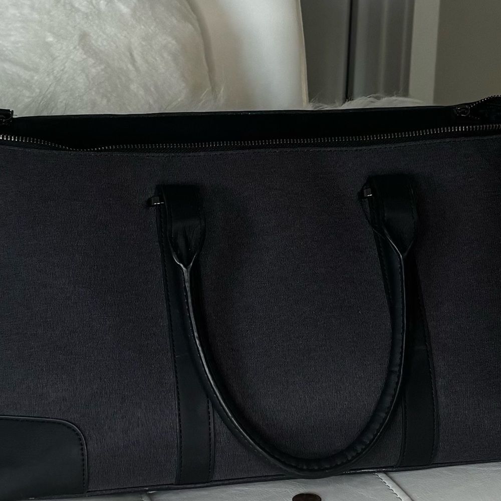 Maverick & Co. – Graphite Aviator Hassle-Free Weekender (Pre-Loved)